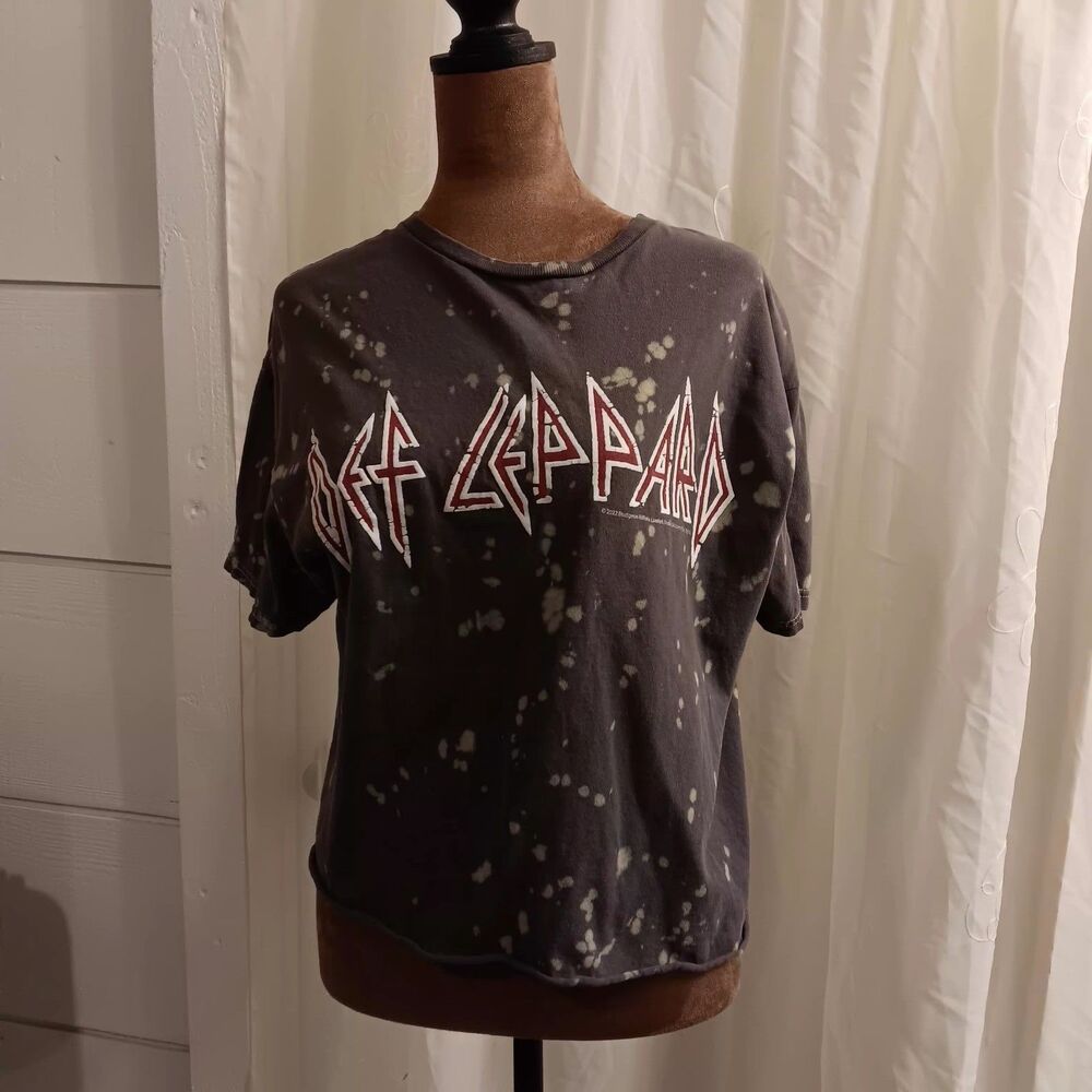 Def Leppard Thrashed Bleached Cropped Tee Oversized Sz Medium Rock Punk Grunge
